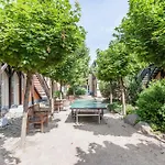 Auf Den Hoefen 12 *